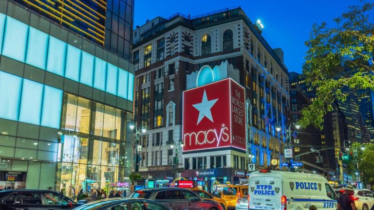 Is Macy’s dividend safe after massive store closures?